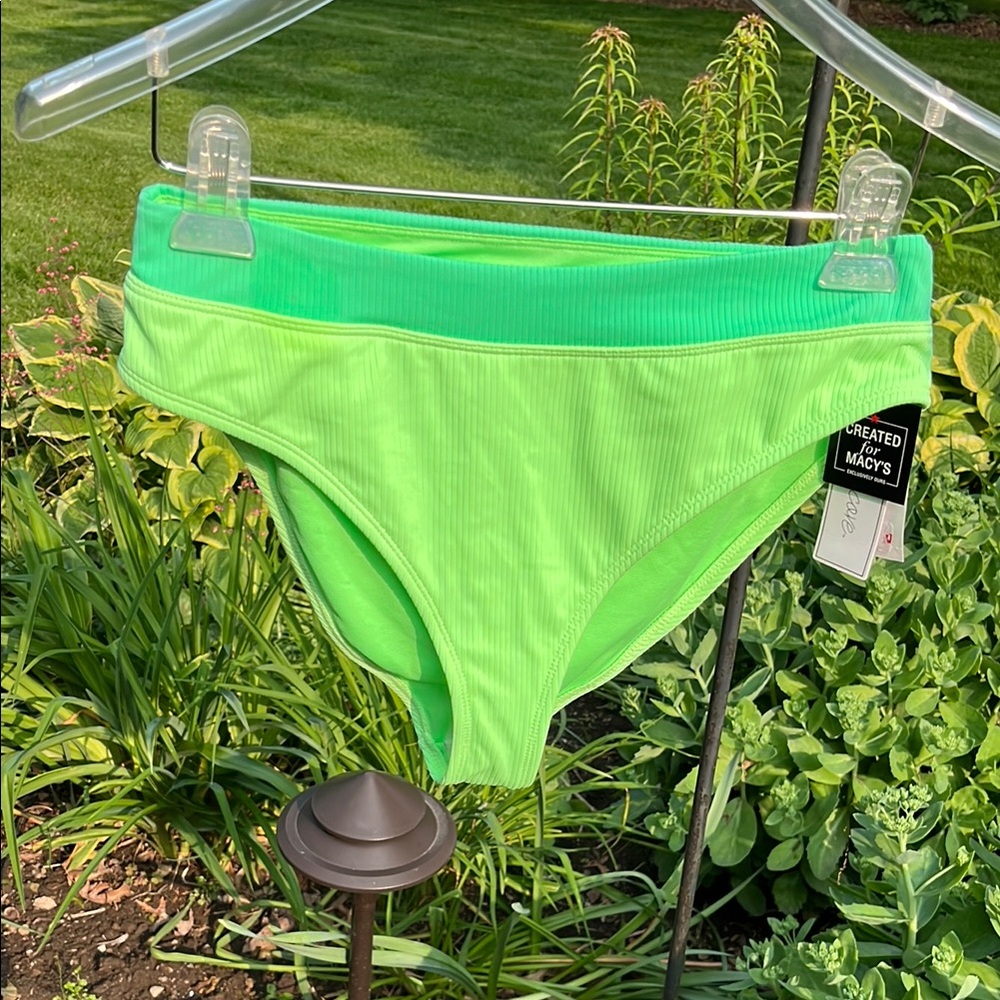 Large women’s Salt and Cove Bikini bottom. NWT